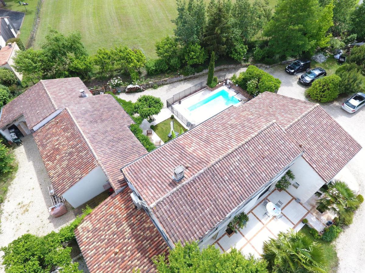 Le Logis De La Brumanderie - Saintes Fontcouverte  Ngoại thất bức ảnh