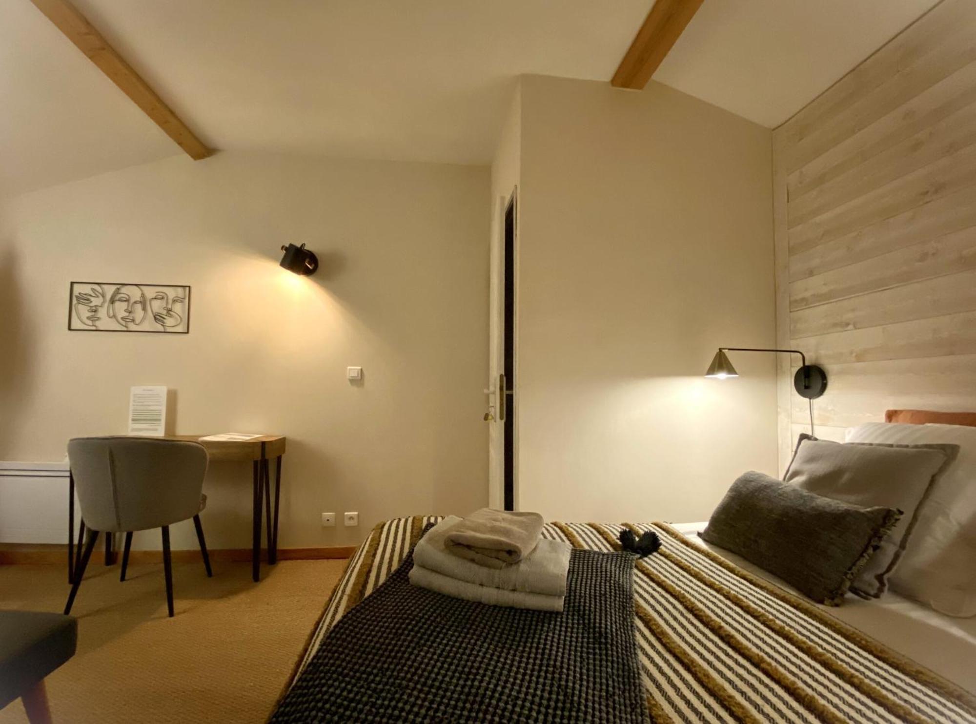 Le Logis De La Brumanderie - Saintes Fontcouverte  Phòng bức ảnh