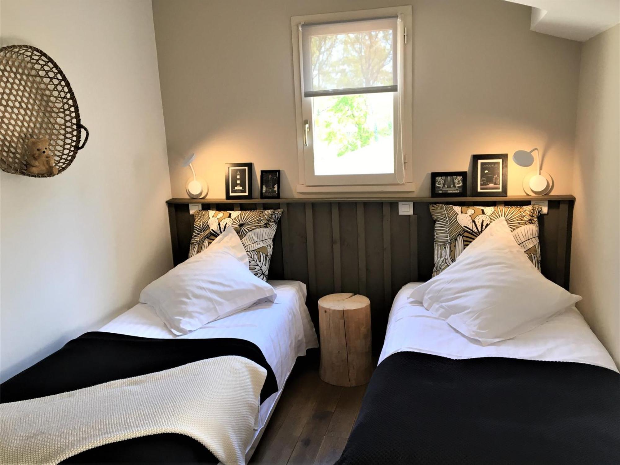 Le Logis De La Brumanderie - Saintes Fontcouverte  Phòng bức ảnh