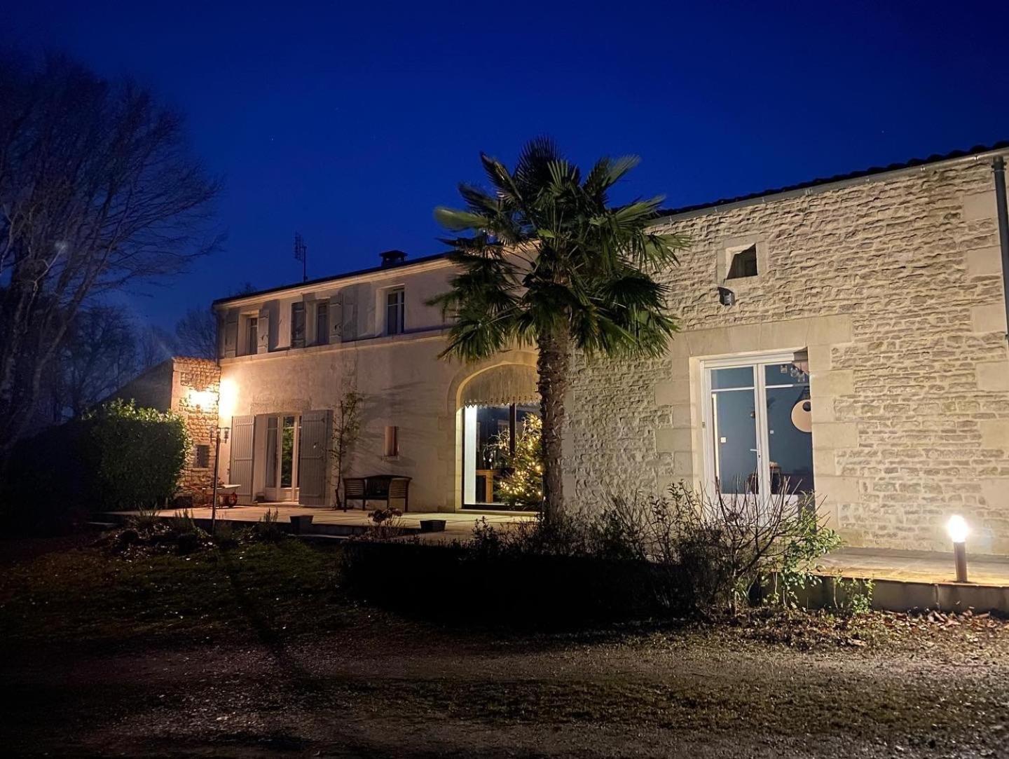 Le Logis De La Brumanderie - Saintes Fontcouverte  Ngoại thất bức ảnh